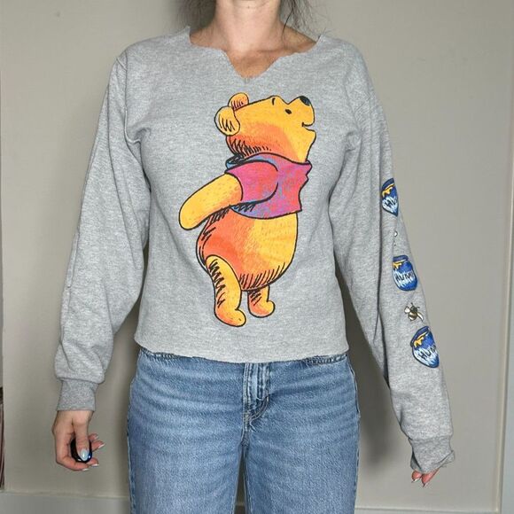 Disney Winnie the Pooh Off the Shoulder Cut Gray Sweatshirt Size Small - Picture 1 of 6